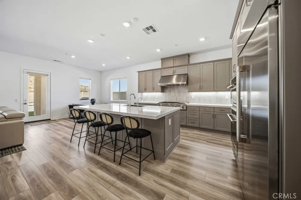 29566 Camino Azar Valencia, CA 91354