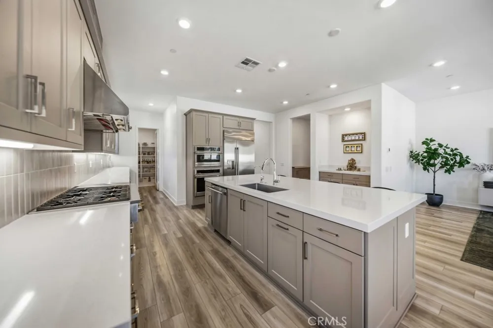 29566 Camino Azar Valencia, CA 91354