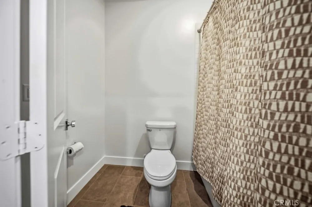 29566 Camino Azar Valencia, CA 91354