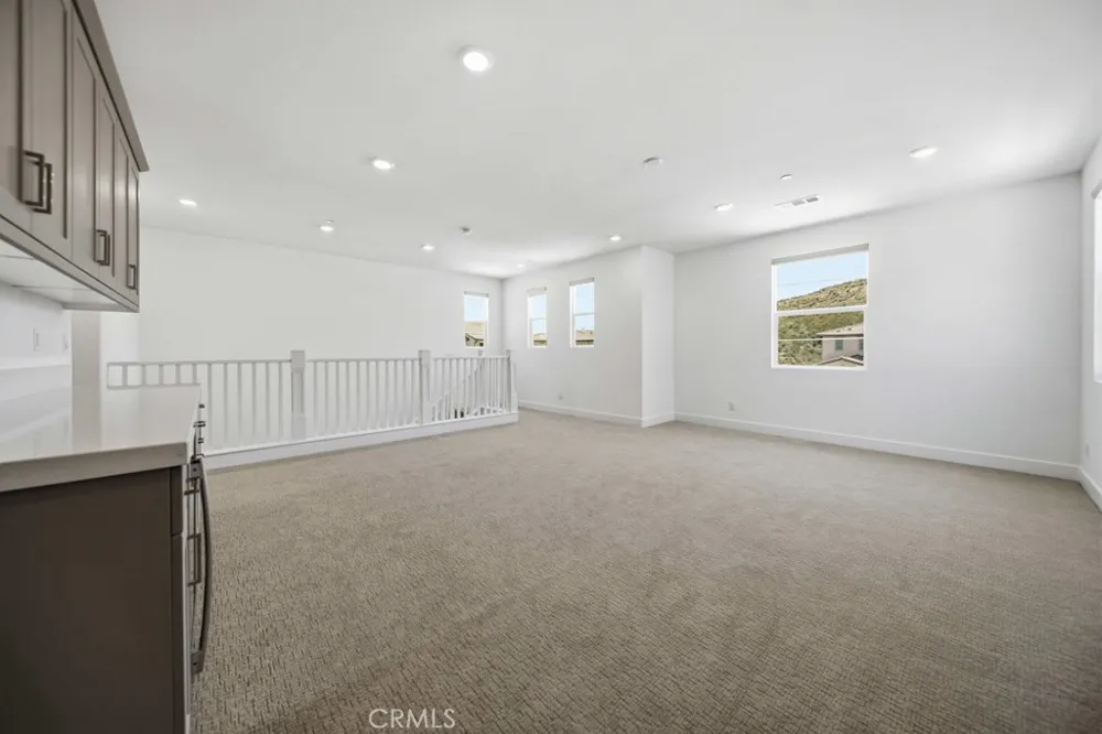 29566 Camino Azar Valencia, CA 91354