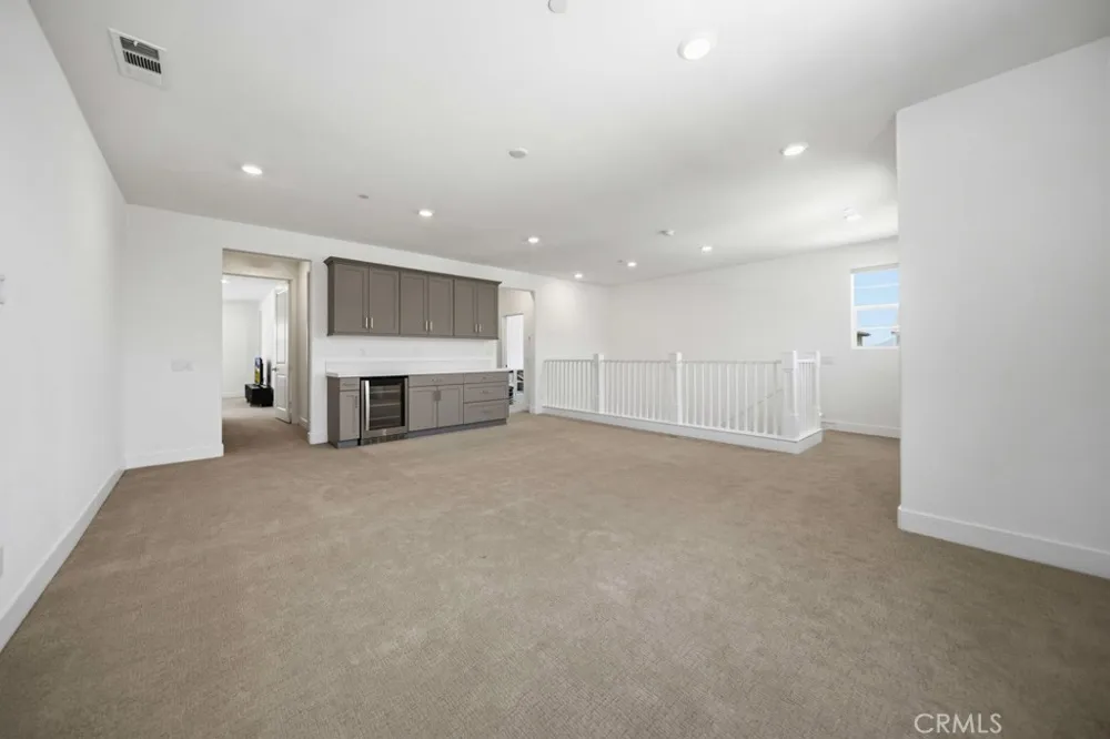 29566 Camino Azar Valencia, CA 91354