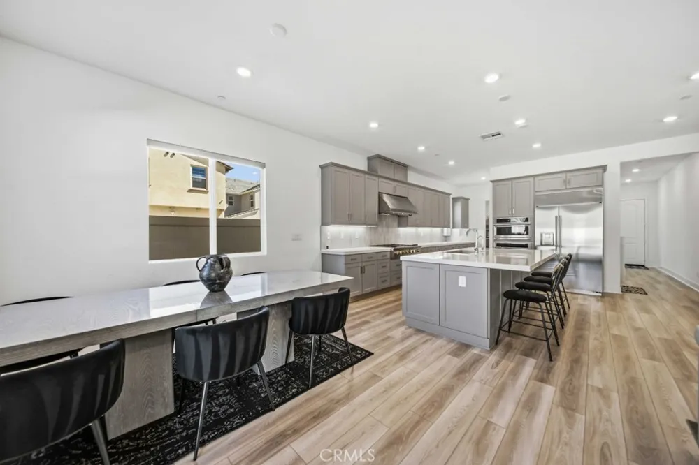 29566 Camino Azar Valencia, CA 91354