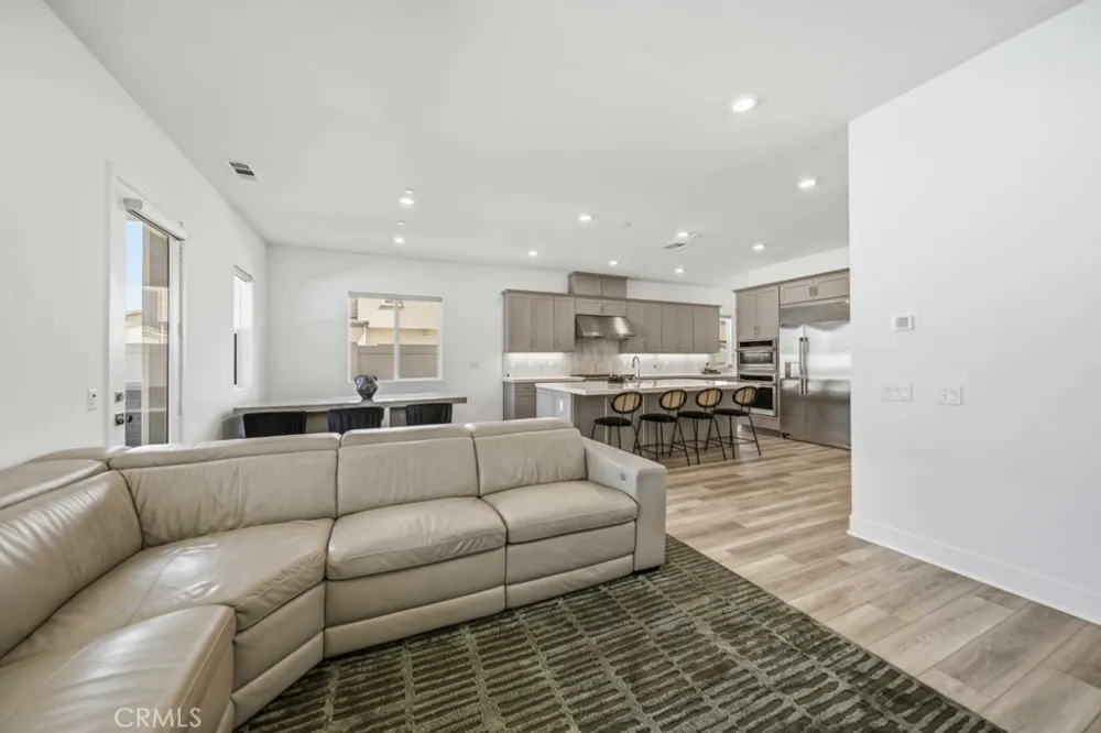 29566 Camino Azar Valencia, CA 91354