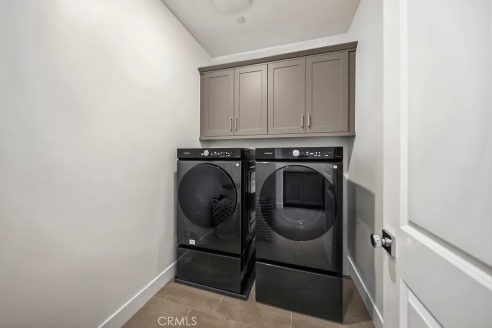 29566 Camino Azar Valencia, CA 91354