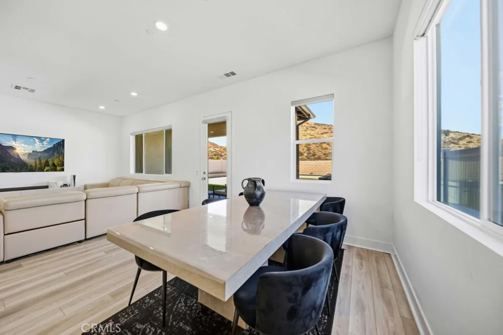 29566 Camino Azar Valencia, CA 91354