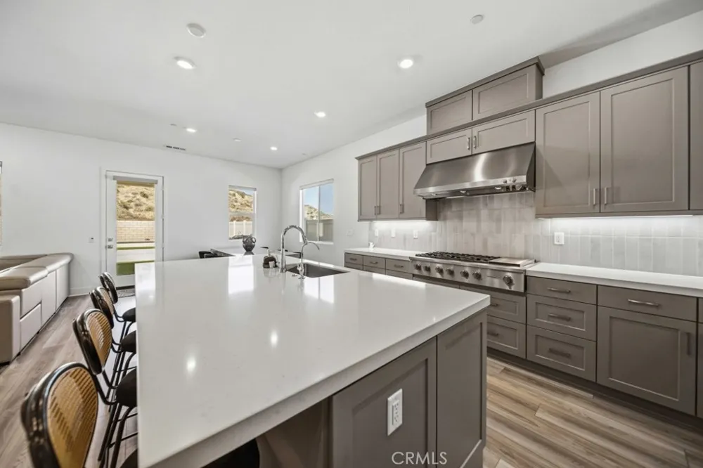 29566 Camino Azar Valencia, CA 91354