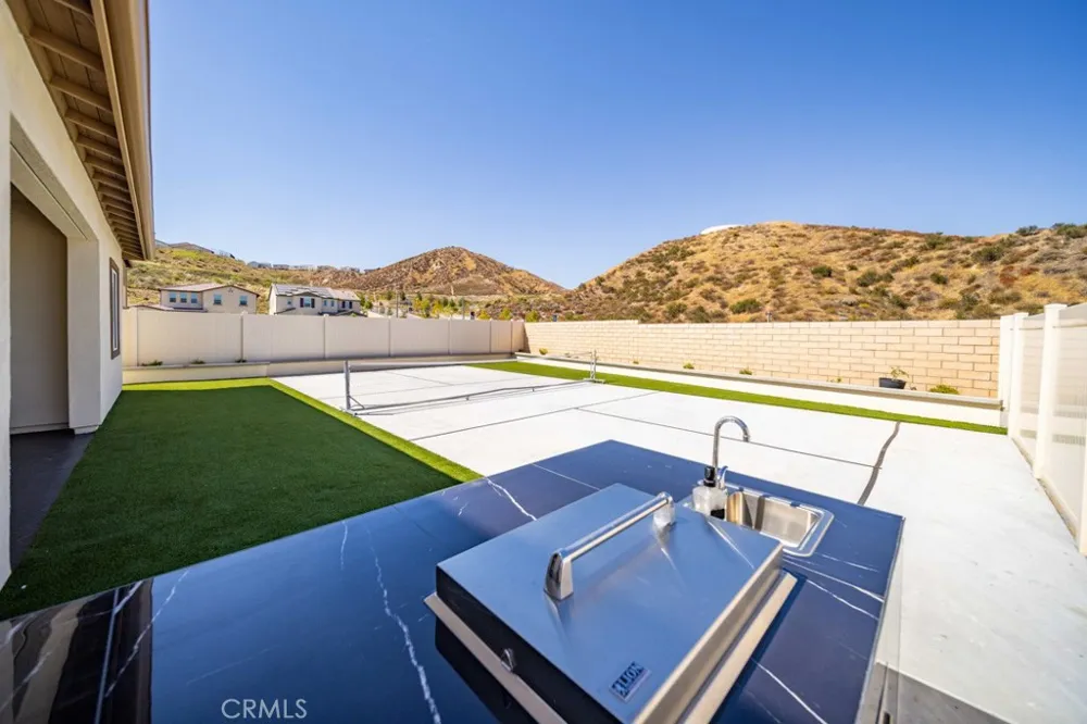 29566 Camino Azar Valencia, CA 91354