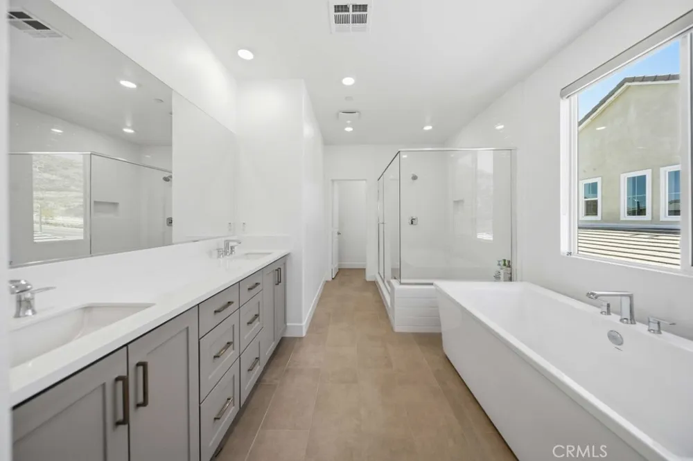 29566 Camino Azar Valencia, CA 91354