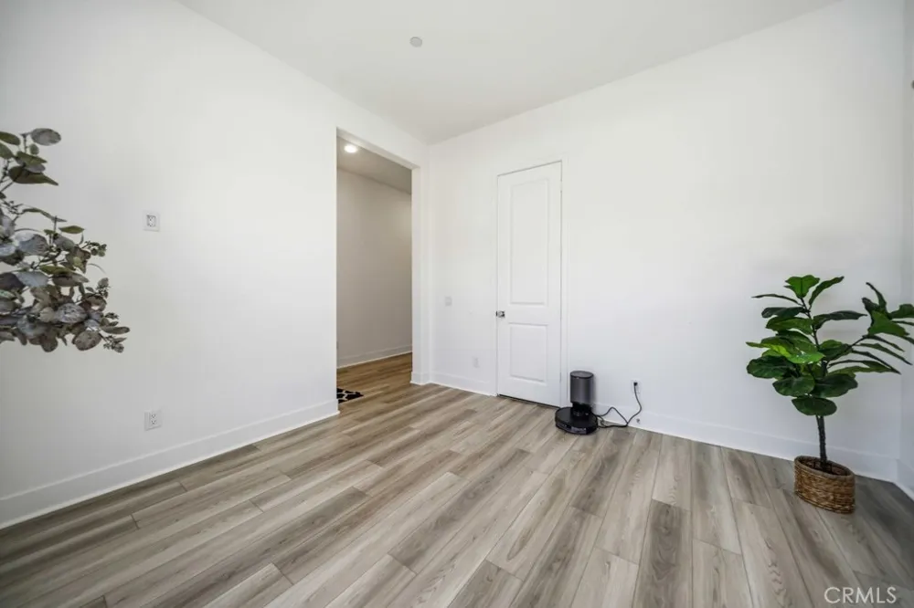 29566 Camino Azar Valencia, CA 91354