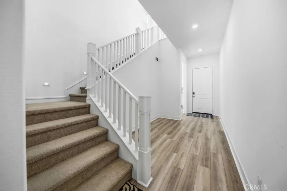 29566 Camino Azar Valencia, CA 91354
