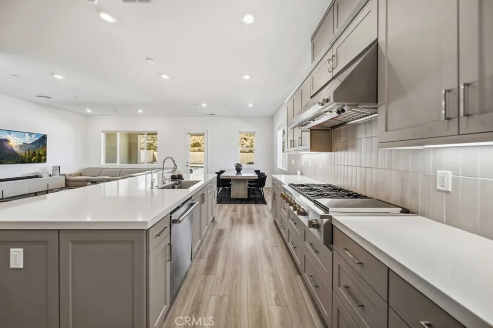 29566 Camino Azar Valencia, CA 91354