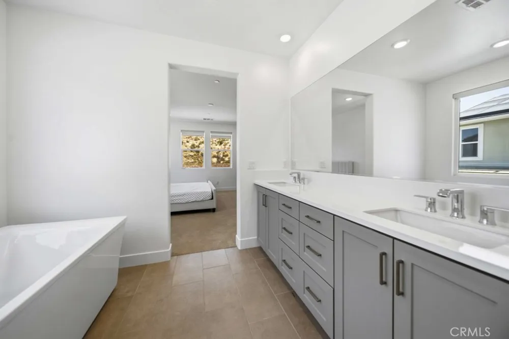 29566 Camino Azar Valencia, CA 91354