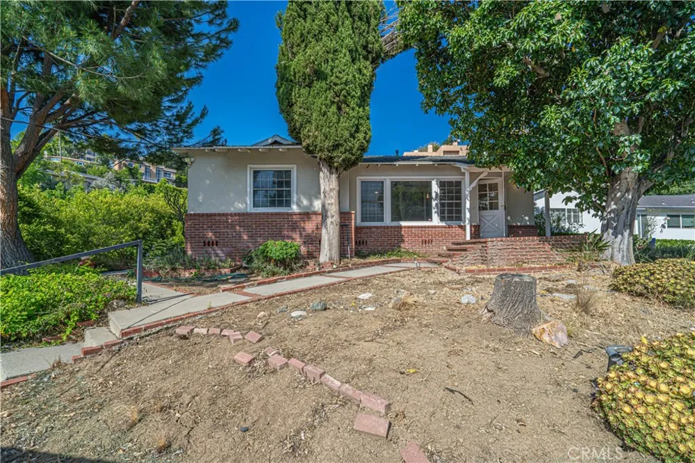 21516 Villena Woodland Hills, CA 91364