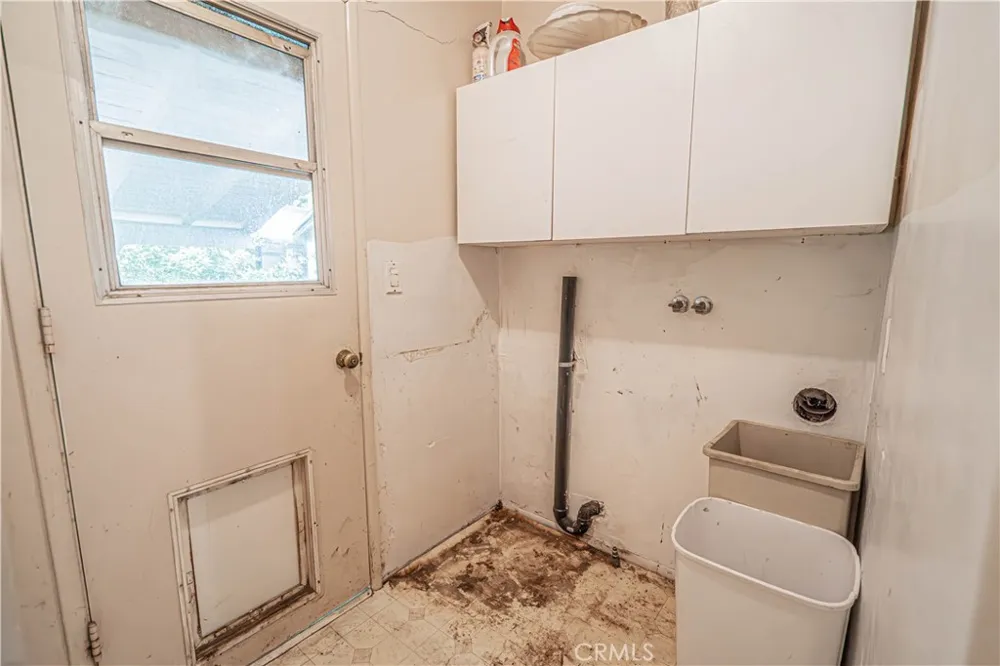 21516 Villena Woodland Hills, CA 91364