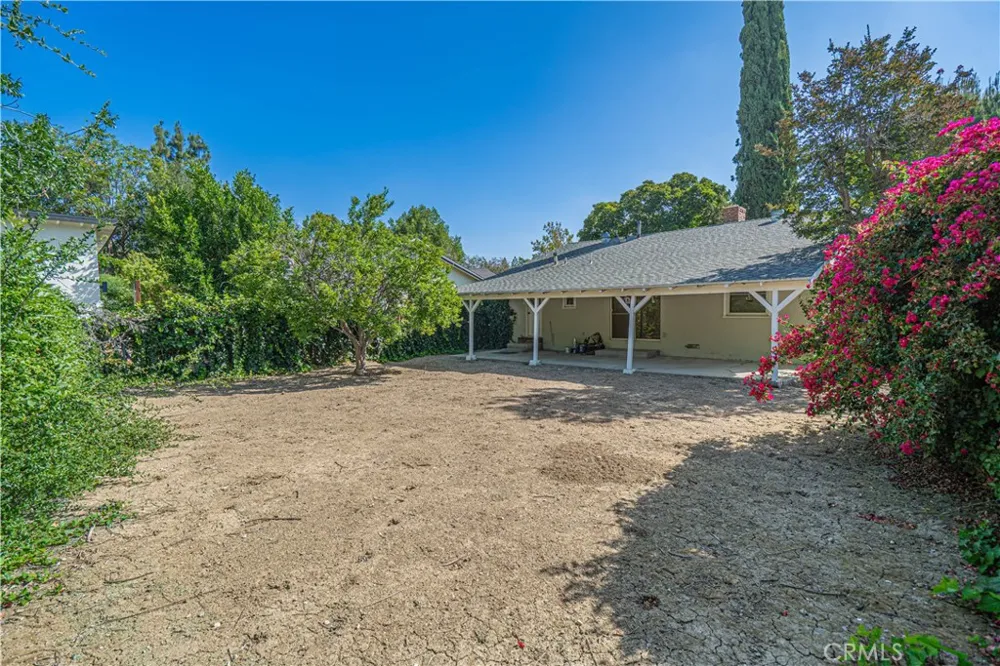 21516 Villena Woodland Hills, CA 91364