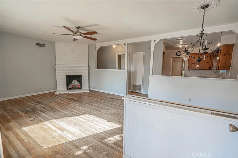 21516 Villena Woodland Hills, CA 91364