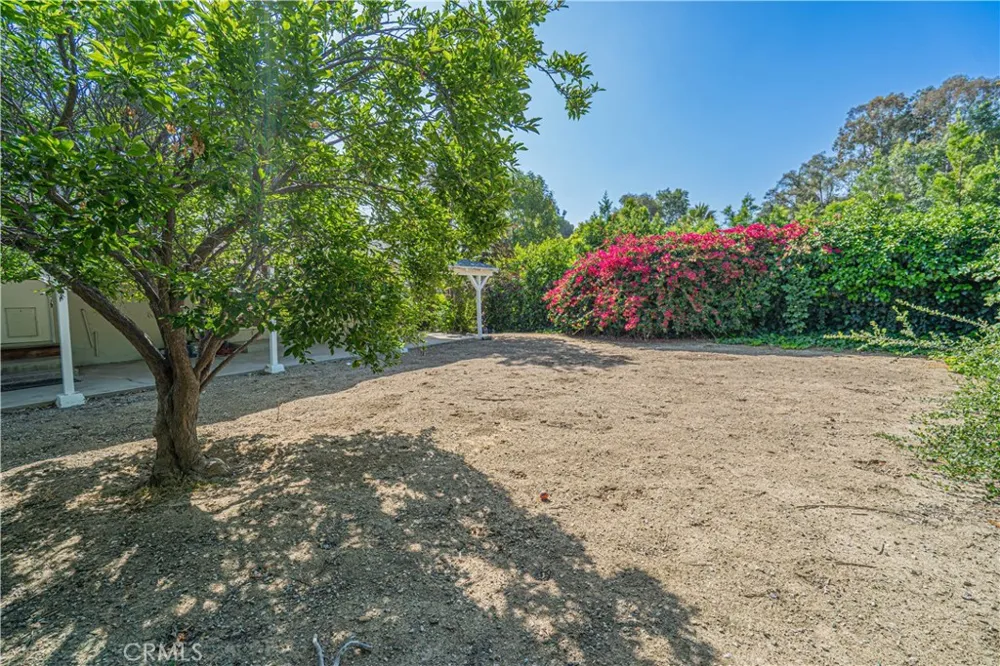 21516 Villena Woodland Hills, CA 91364