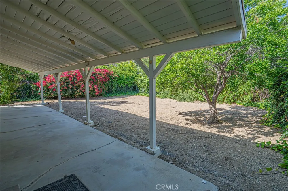 21516 Villena Woodland Hills, CA 91364