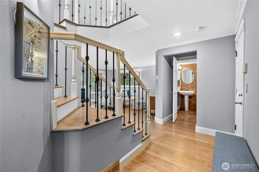 15865 Northup Way #41 Bellevue, WA 98008