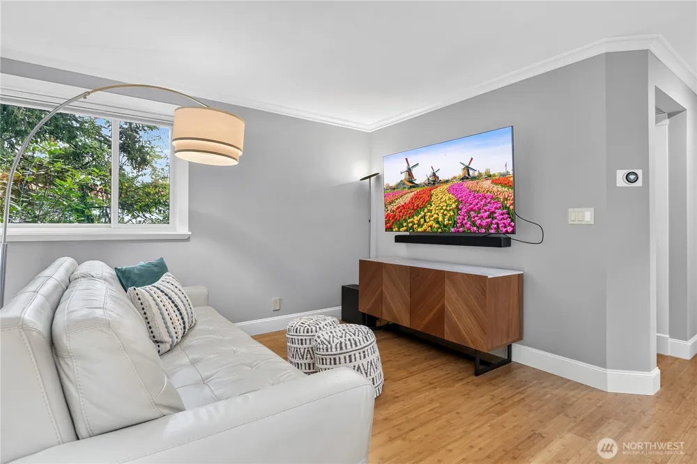 15865 Northup Way #41 Bellevue, WA 98008