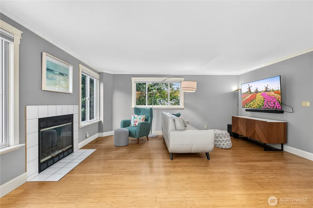 15865 Northup Way #41 Bellevue, WA 98008