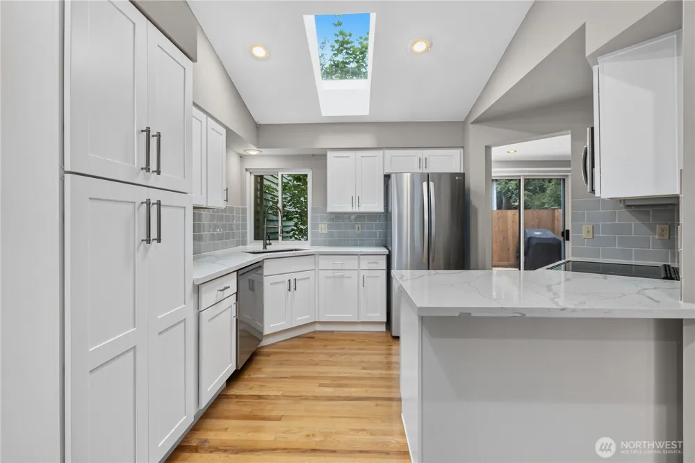 15865 Northup Way #41 Bellevue, WA 98008