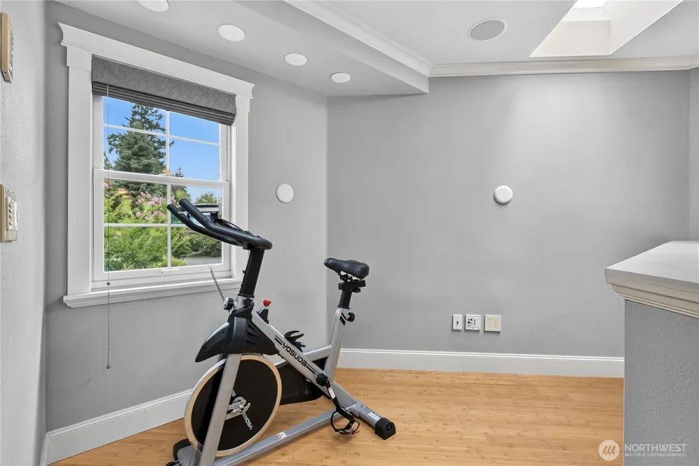 15865 Northup Way #41 Bellevue, WA 98008