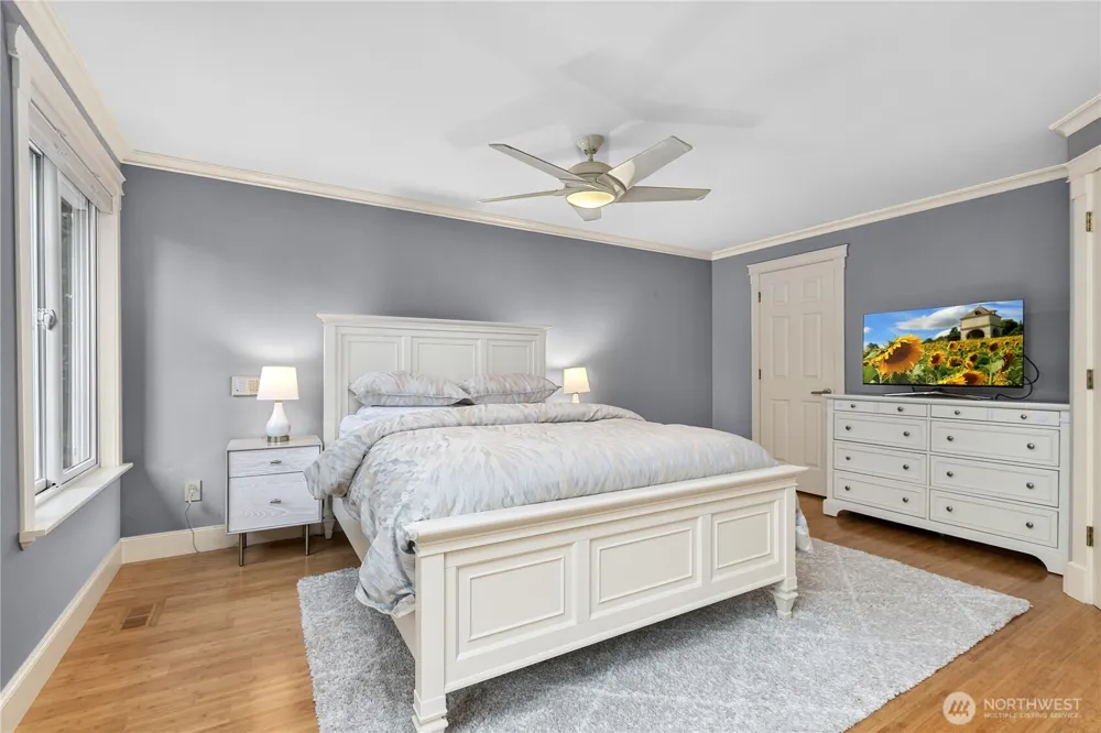 15865 Northup Way #41 Bellevue, WA 98008