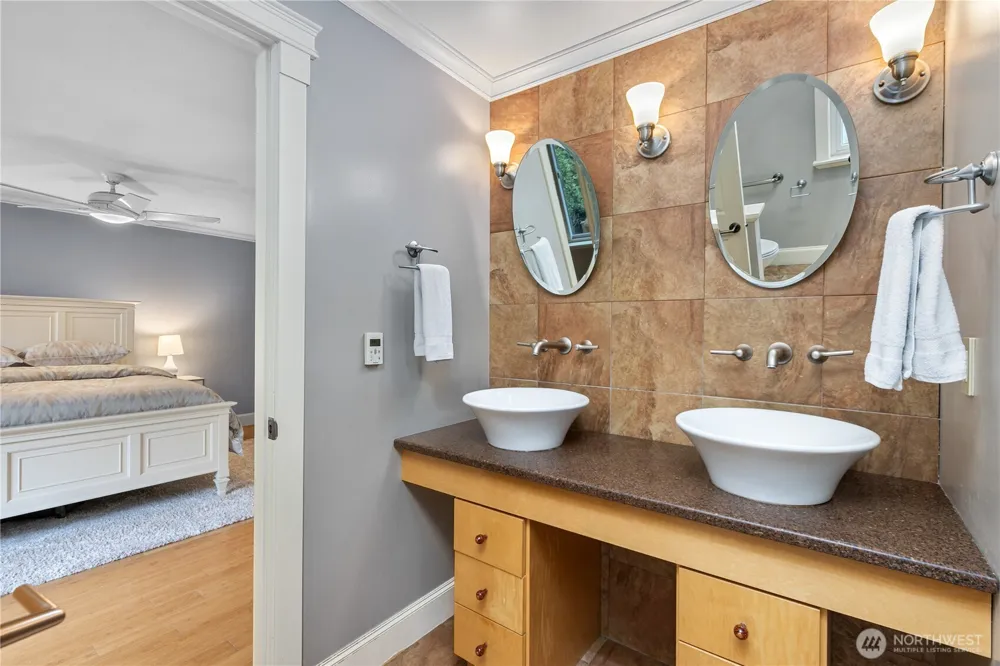 15865 Northup Way #41 Bellevue, WA 98008