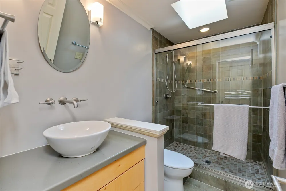 15865 Northup Way #41 Bellevue, WA 98008