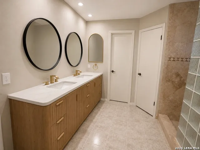 2119 CRESTED WALK San Antonio, TX 78231