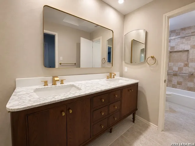 2119 CRESTED WALK San Antonio, TX 78231