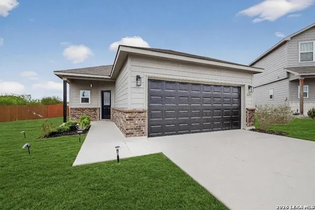 3038 LAGUNA CLFS Converse, TX 78109