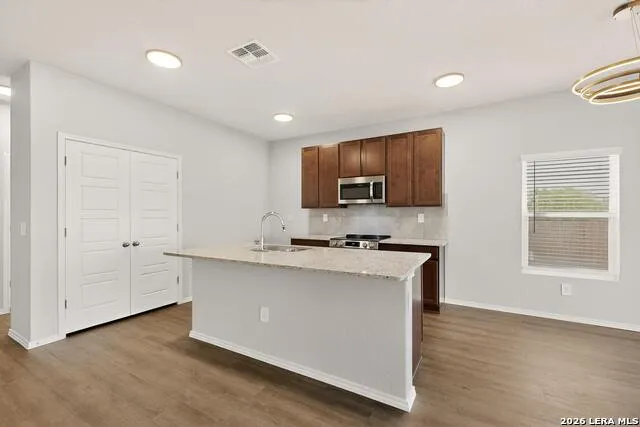 3038 LAGUNA CLFS Converse, TX 78109