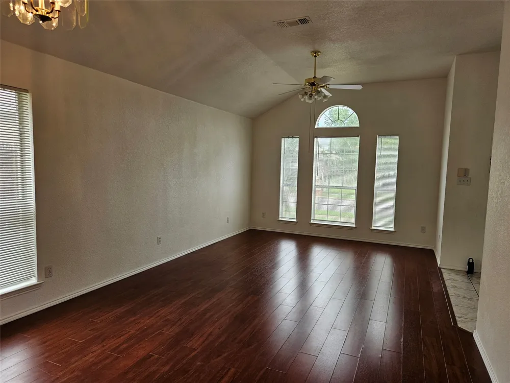 5901 Rising Meadow Drive Arlington, TX 76018