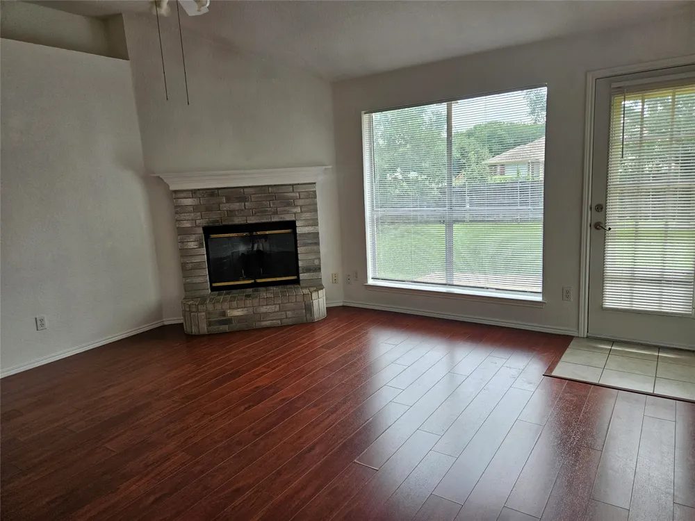 5901 Rising Meadow Drive Arlington, TX 76018