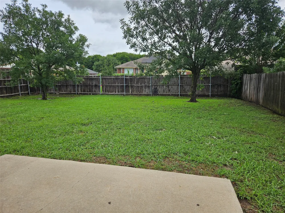 5901 Rising Meadow Drive Arlington, TX 76018