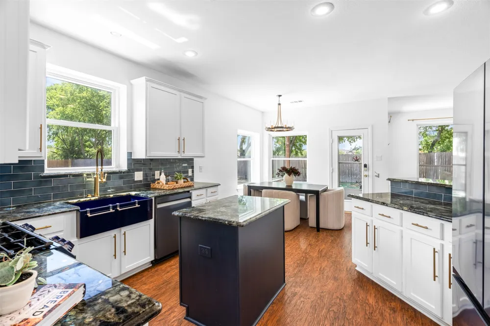 1702 Leander Court Allen, TX 75002