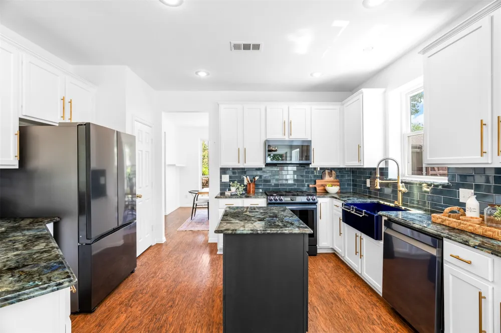 1702 Leander Court Allen, TX 75002