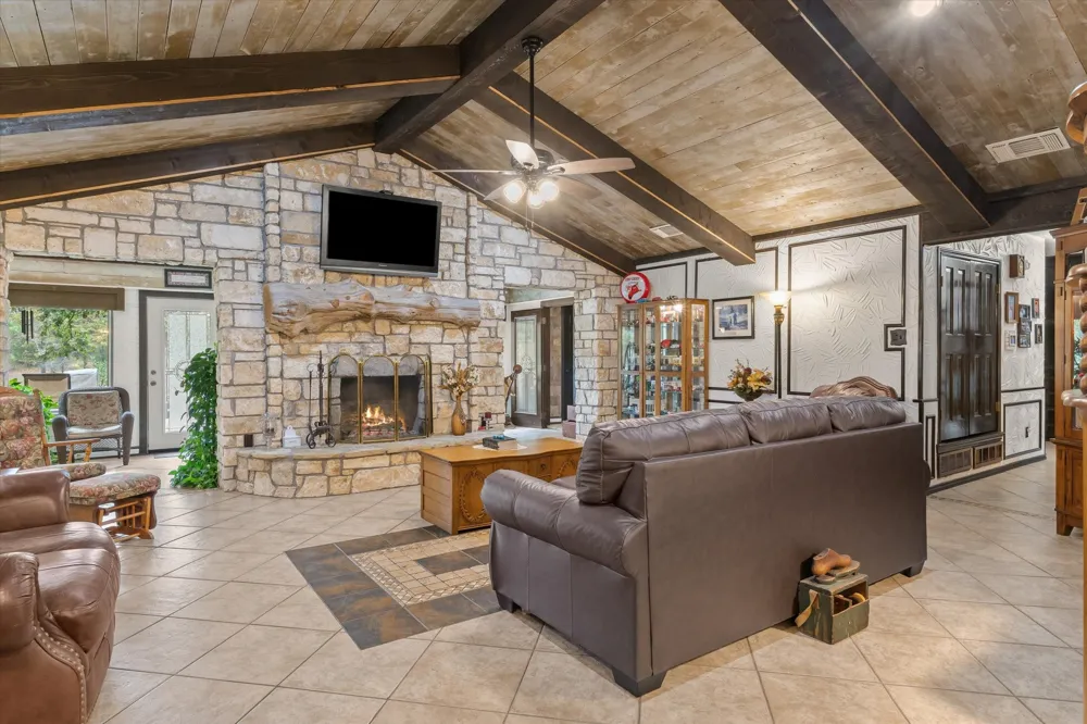 407 VZ County Road 1711 Grand Saline, TX 75140