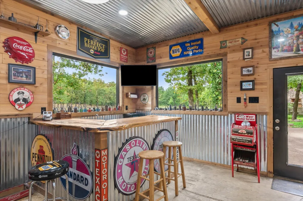 407 VZ County Road 1711 Grand Saline, TX 75140
