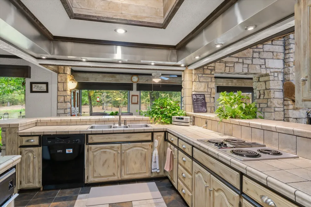 407 VZ County Road 1711 Grand Saline, TX 75140