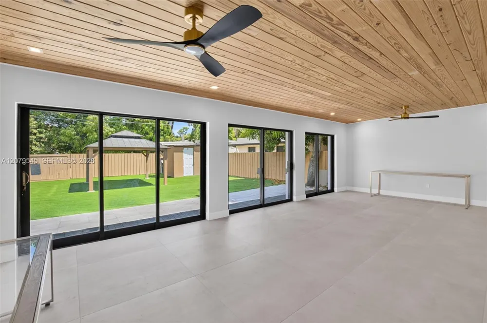119 SW 4th Ave Delray Beach, FL 33444