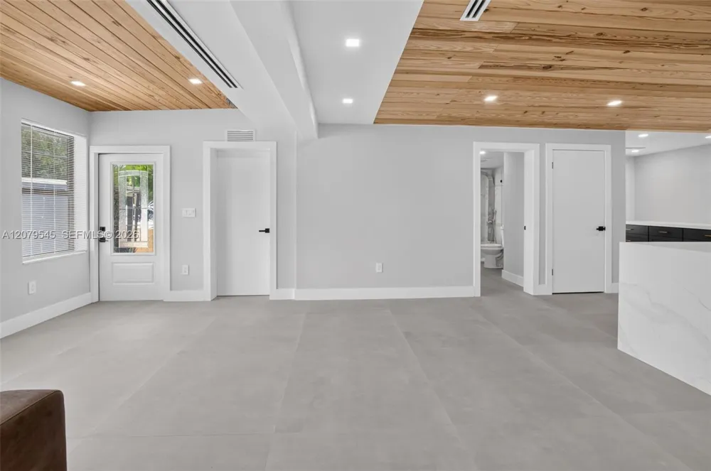 119 SW 4th Ave Delray Beach, FL 33444