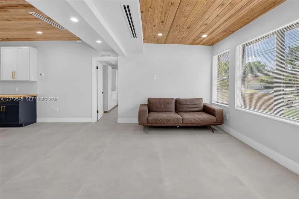 119 SW 4th Ave Delray Beach, FL 33444