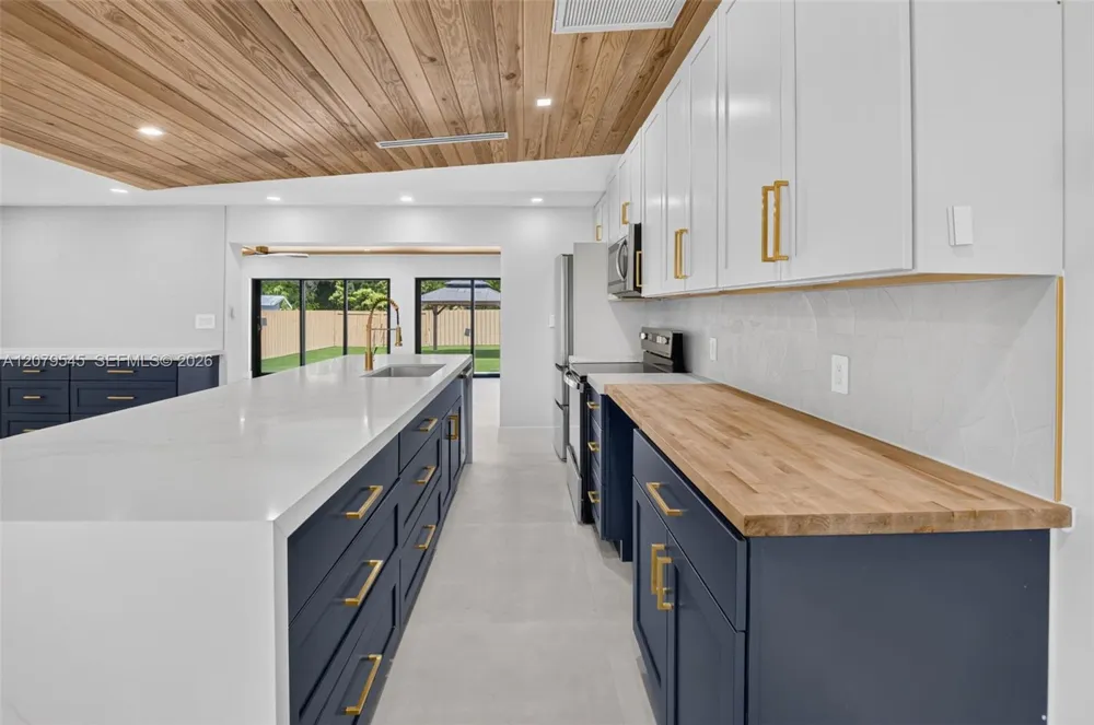 119 SW 4th Ave Delray Beach, FL 33444