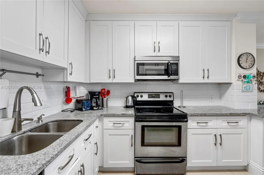1950 S Ocean Dr #4E Hallandale Beach, FL 33009