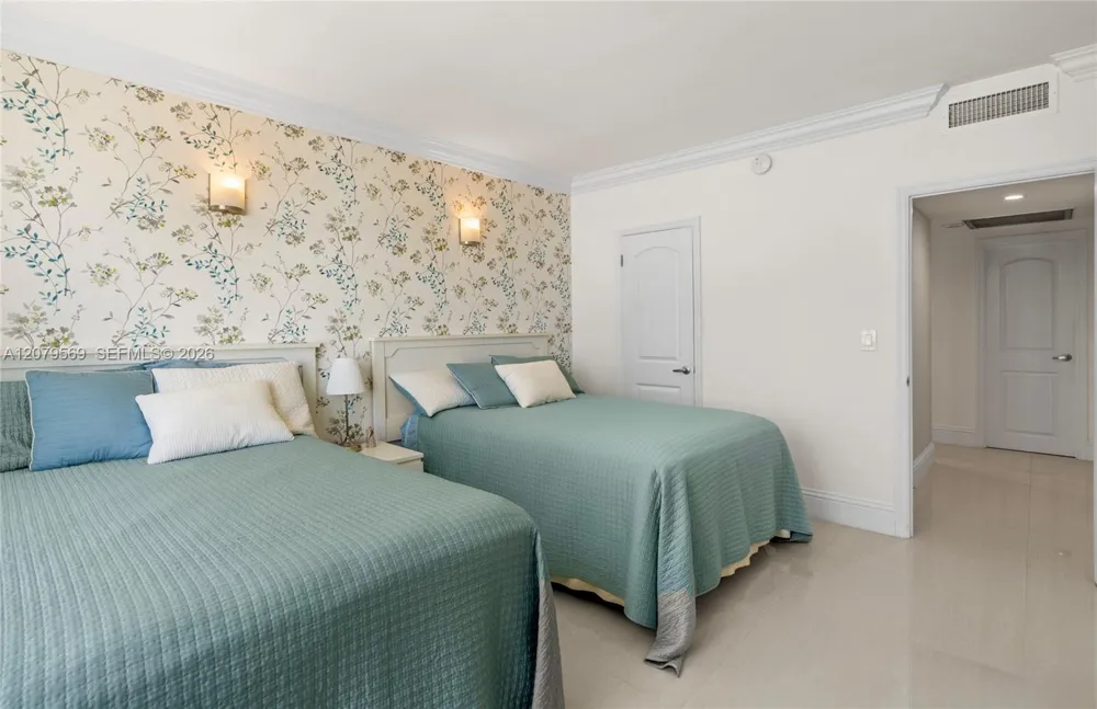 1950 S Ocean Dr #4E Hallandale Beach, FL 33009