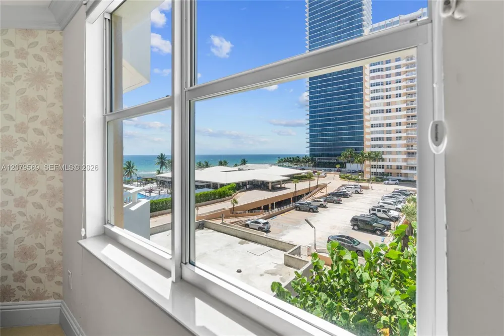 1950 S Ocean Dr #4E Hallandale Beach, FL 33009