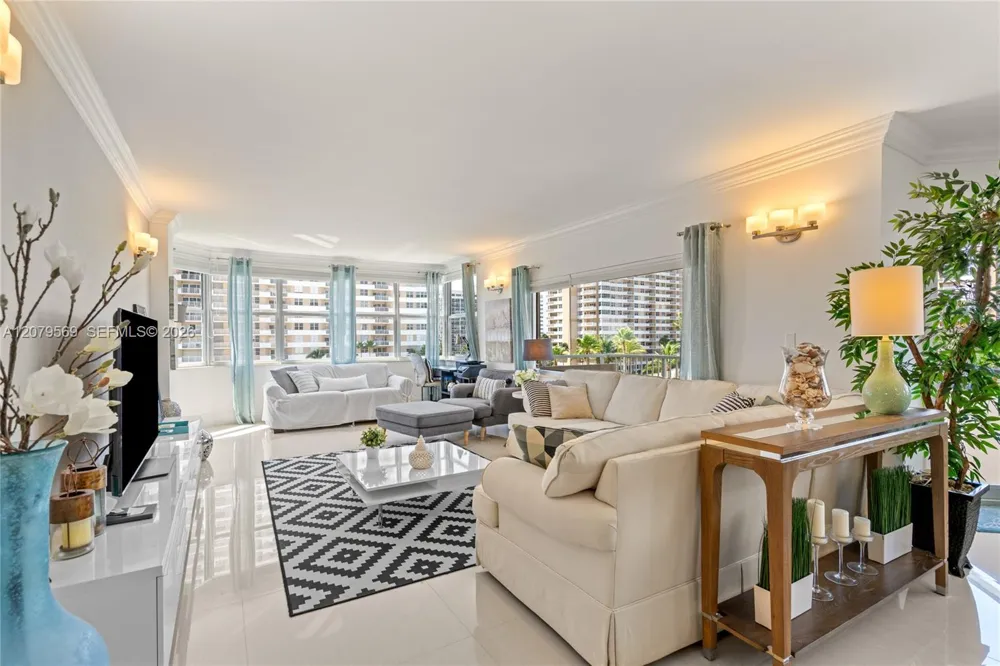 1950 S Ocean Dr #4E Hallandale Beach, FL 33009